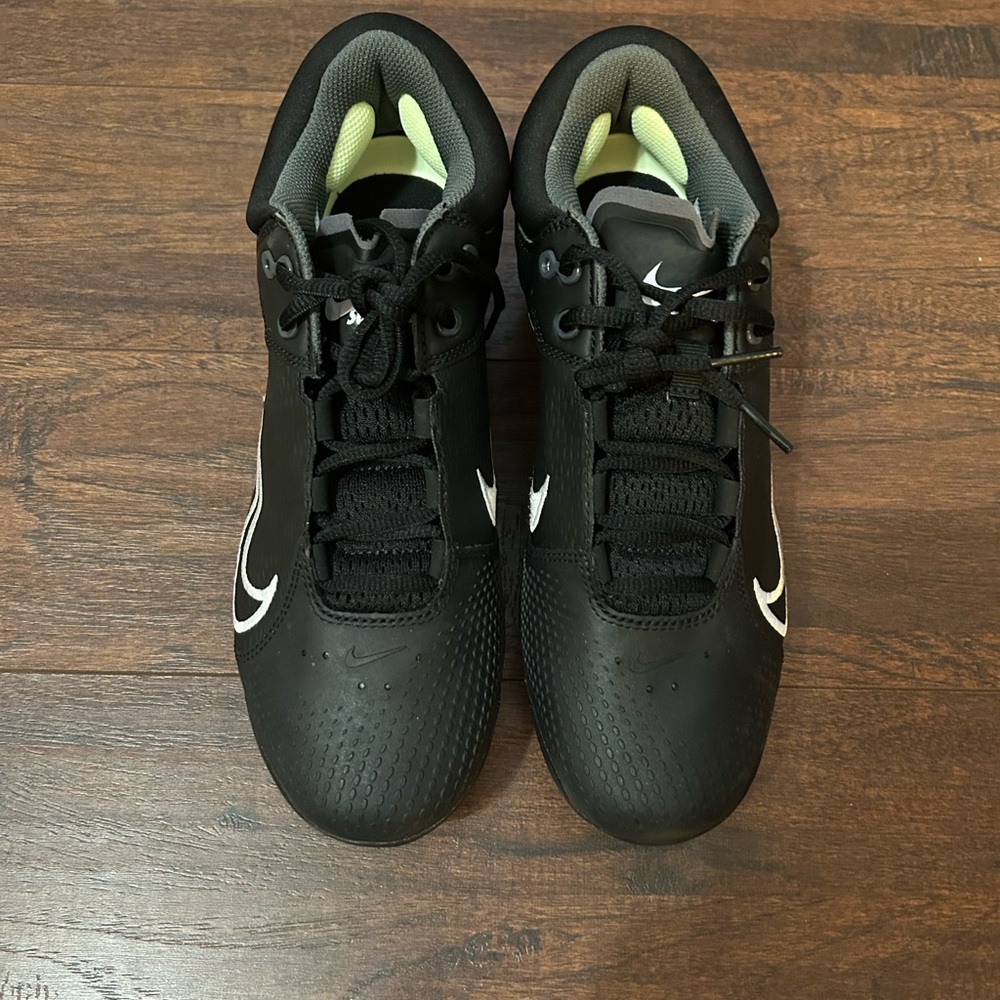 Women’s Nike Hyperdiamond 4 Elite Metal Fastpitch Softball Cleats